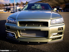 Nissan Skyline R34 cu patru usi si tuning