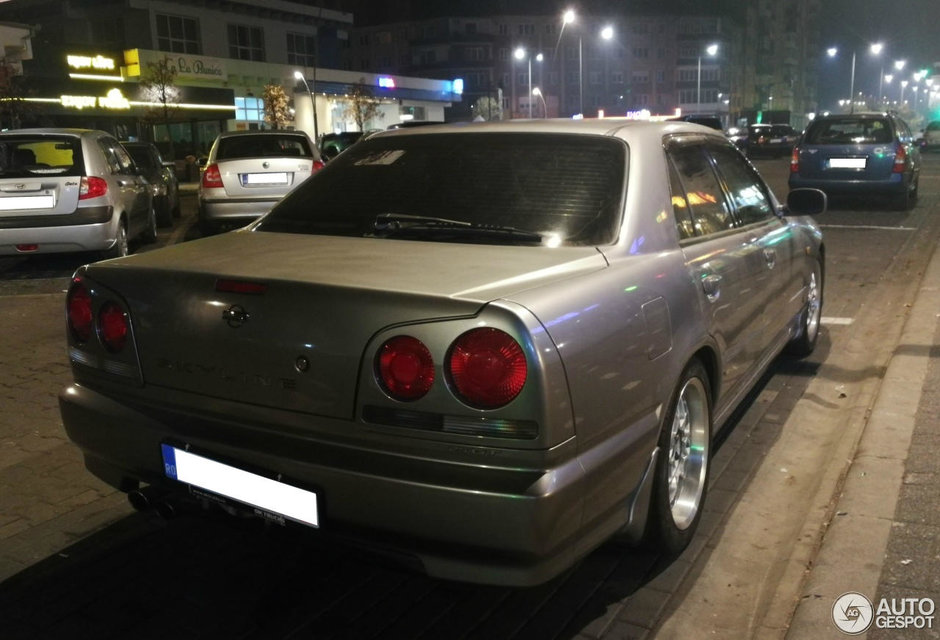 Nissan Skyline R34 Sedan in Romania