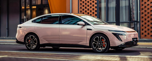 Nissan vrea sa te faca sa uiti de Tesla Model S si lanseaza pe piata un coupe cu patru usi si pret de Logan