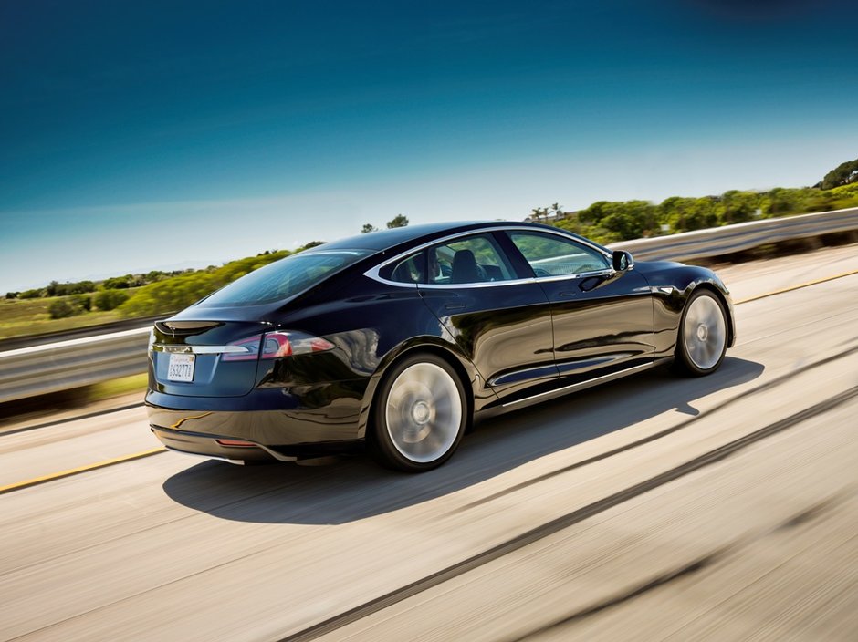 Noi imagini cu Tesla S Alpha - mai pregatita ca niciodata de productia in serie Noi imagini cu Tesla S Alpha - mai pregatita ca niciodata de productia in serie