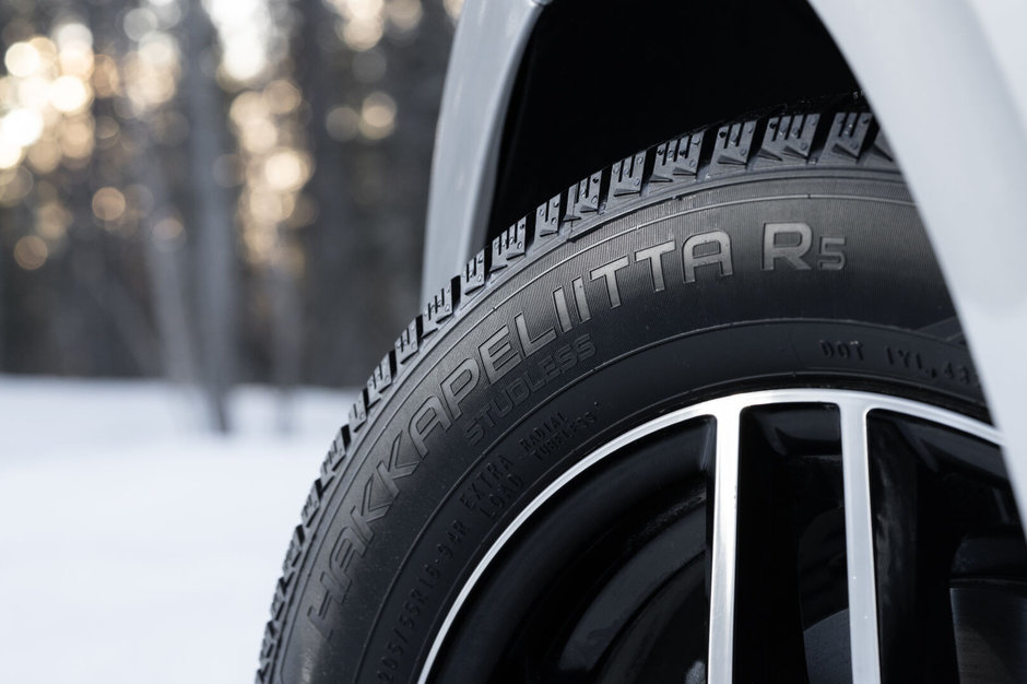 Noile anvelope Hakkapeliitta® R5 de la NOKIAN TYRES ofera siguranta absoluta