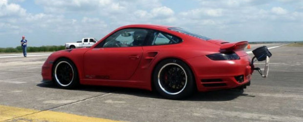 Nou record de viteza pentru Porsche? Un 911 Turbo atinge peste 377 km/h la Texas Mile!