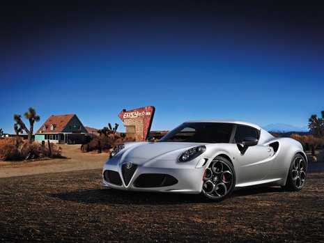 Noua Alfa Romeo 4C - Galerie Foto