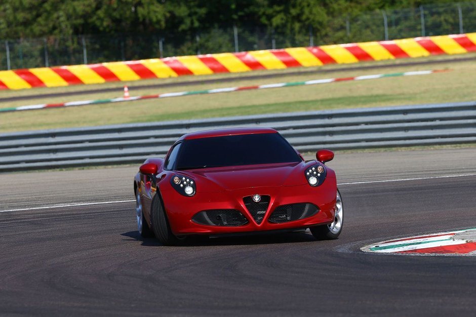 Noua Alfa Romeo 4C - Galerie Foto