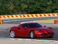 Noua Alfa Romeo 4C - Galerie Foto