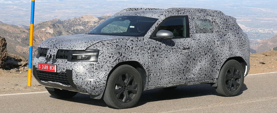 Noua Dacia Duster 3, surprinsa recent pe strazile Europei. Masina romaneasca a fost fotografiata cu un design patratos, inspirat de conceptul Bigster Noua Dacia Duster 3, surprinsa recent pe strazile Europei. Masina romaneasca a fost fotografiata cu un design patratos, inspirat de conceptul Bigster