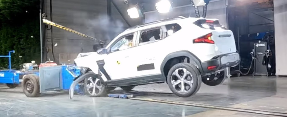 Noua Dacia Duster, la un pas sa isi ia zborul. S-a ridicat pe doua roti la testele Euro NCAP! Noua Dacia Duster, la un pas sa isi ia zborul. S-a ridicat pe doua roti la testele Euro NCAP!