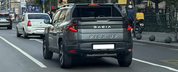 Noua Dacia Duster Pick-Up, fotografiata pentru prima oara pe strazile Romaniei! Cum arata in realitate cea mai controversata masina din oferta romanilor?
