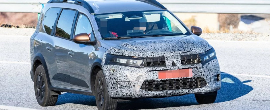 Noua Dacia Jogger Facelift, surprinsa in teste pe strazile Europei. Unicul break al marcii de la Mioveni ar putea primi ceasuri de bord digitale si un ecran central de 10.1 inch Noua Dacia Jogger Facelift, surprinsa in teste pe strazile Europei. Unicul break al marcii de la Mioveni ar putea primi ceasuri de bord digitale si un ecran central de 10.1 inch