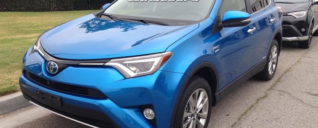 Noua generatie de Toyota RAV4 surprinsa in teste fara camuflaj