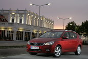 Noua Kia Ceed isi arata fata inainte de Frankfurt