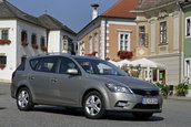 Noua Kia Ceed isi arata fata inainte de Frankfurt