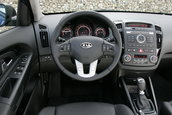 Noua Kia Ceed isi arata fata inainte de Frankfurt