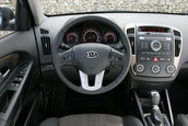 Noua Kia Ceed isi arata fata inainte de Frankfurt