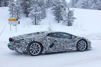 Noua masina cu motor electrificat de la Lamborghini - Poze spion