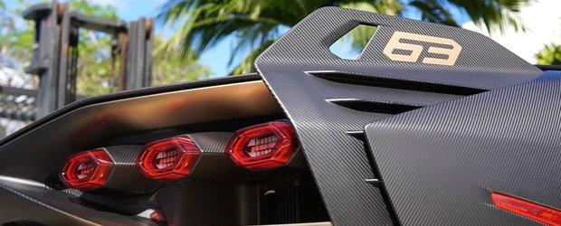 Noua masina de la Lamborghini este OZN pe roti. El si-a comandat-o cu fibra de carbon la vedere