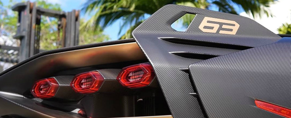 Noua masina de la Lamborghini este OZN pe roti. El si-a comandat-o cu fibra de carbon la vedere