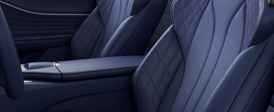 Noua masina de la Lexus te face sa uiti complet de cele nemtesti. Are motor aspirat de 5.0 litri si interior imbracat in piele de culoare albastra