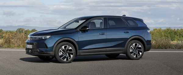 Noua masina de la Opel, dezvaluita oficial. Suspensia FSD e oferita in standard