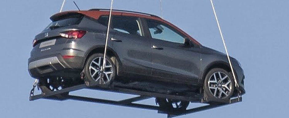 Noua masina de la SEAT, surprinsa in timp ce zbura deasupra Barcelonei. Imaginea care a facut inconjurul internetului Noua masina de la SEAT, surprinsa in timp ce zbura deasupra Barcelonei. Imaginea care a facut inconjurul internetului