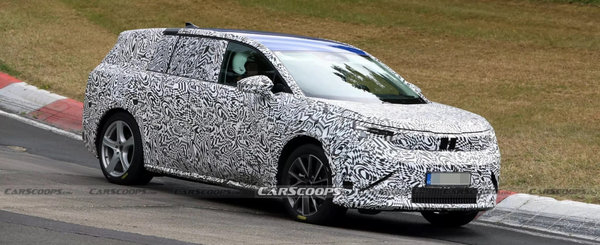 Noua masina de la Skoda a iesit in teste camuflata in BMW