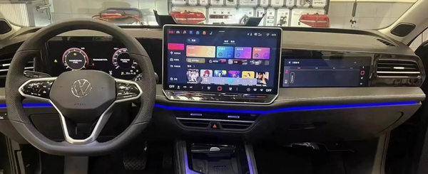 Noua masina de la Volkswagen a ajuns mai devreme pe internet. Nemtii ofera, pentru prima data in istorie, un display pentru pasagerul din dreapta soferului