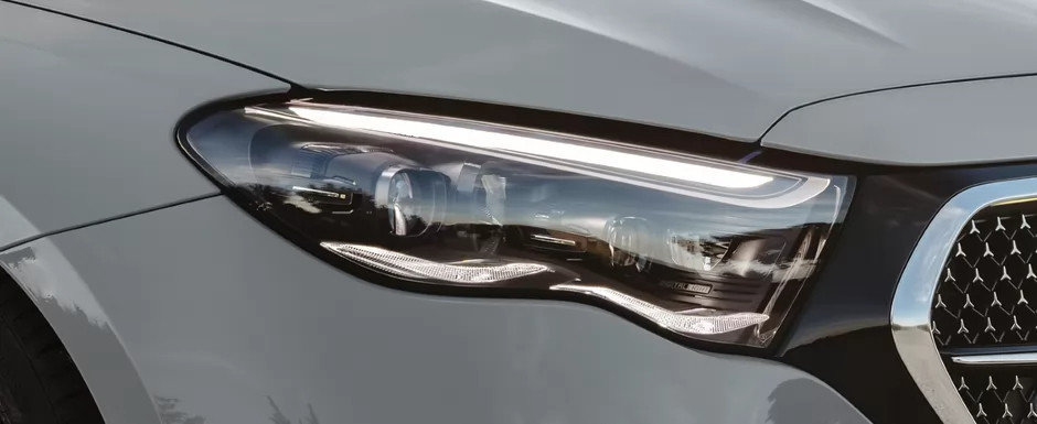 Noua masina de serie de la Mercedes-Benz e la ani lumina in fata rivalilor: are faruri care proiecteaza animatii pe sosea, camera selfie si versiune de motorizare care consuma doar 0.6 la suta. Cat costa Noua masina de serie de la Mercedes-Benz e la ani lumina in fata rivalilor: are faruri care proiecteaza animatii pe sosea, camera selfie si versiune de motorizare care consuma doar 0.6 la suta. Cat costa