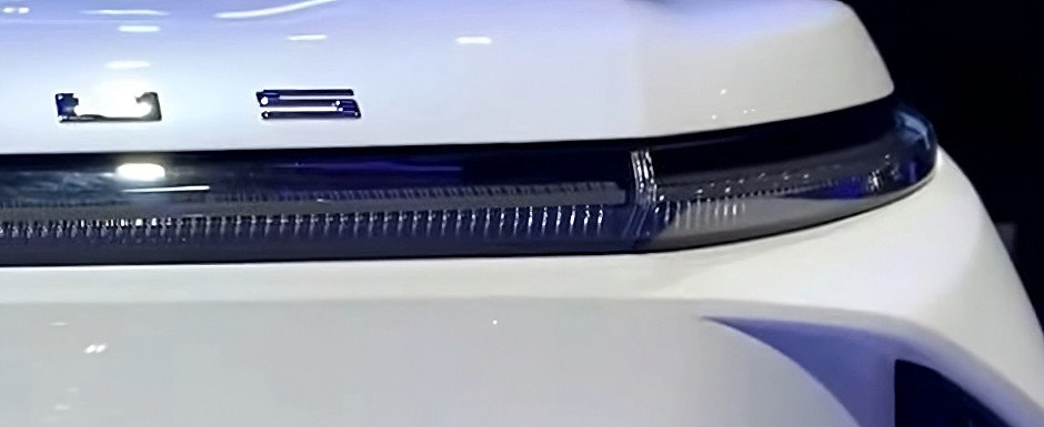 Noua masina din China le-a dat aparatele peste cap. MIFA 9 e mai sigura decat orice Volvo testat anul trecut Noua masina din China le-a dat aparatele peste cap. MIFA 9 e mai sigura decat orice Volvo testat anul trecut
