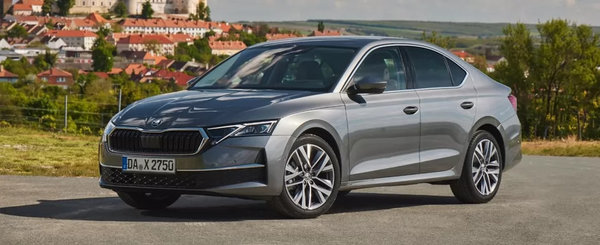 Noua Skoda Octavia Facelift a primit, in sfarsit, o varianta cu tractiune integrala in standard. Cat costa in Romania noua masina a cehilor