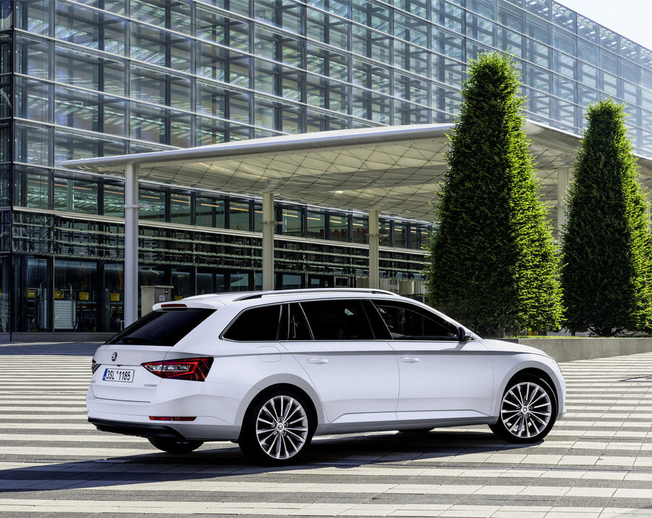 Noua Skoda Superb Combi - Galerie Foto