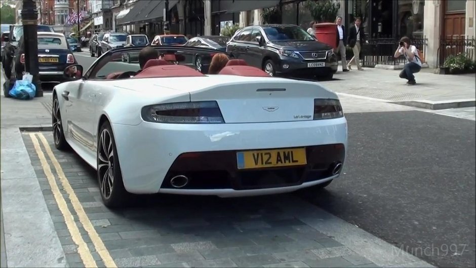 Noul Aston Martin V12 Vantage Roadster in Londra