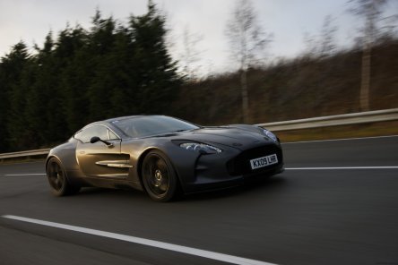 Noul Aston One-77 atinge 355 km/h!