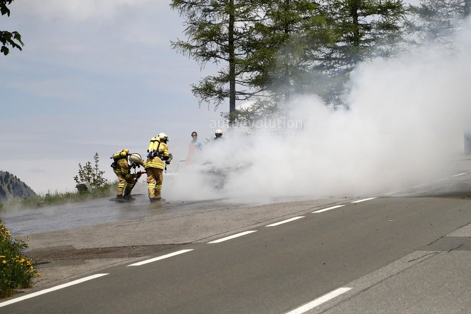 Noul Audi A7 a luat foc in teste