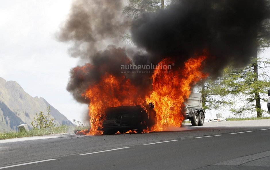 Noul Audi A7 a luat foc in teste