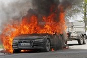 Noul Audi A7 a luat foc in teste
