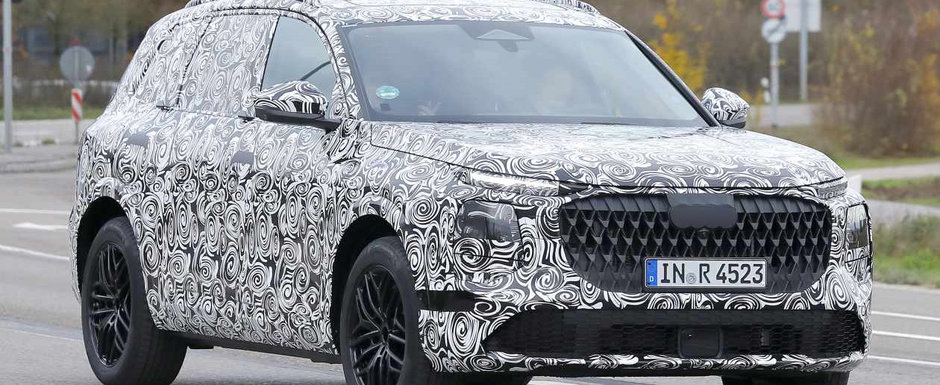 Noul Audi Q7, fotografiat pentru prima oara in teste. Va avea trei ecrane in bord Noul Audi Q7, fotografiat pentru prima oara in teste. Va avea trei ecrane in bord