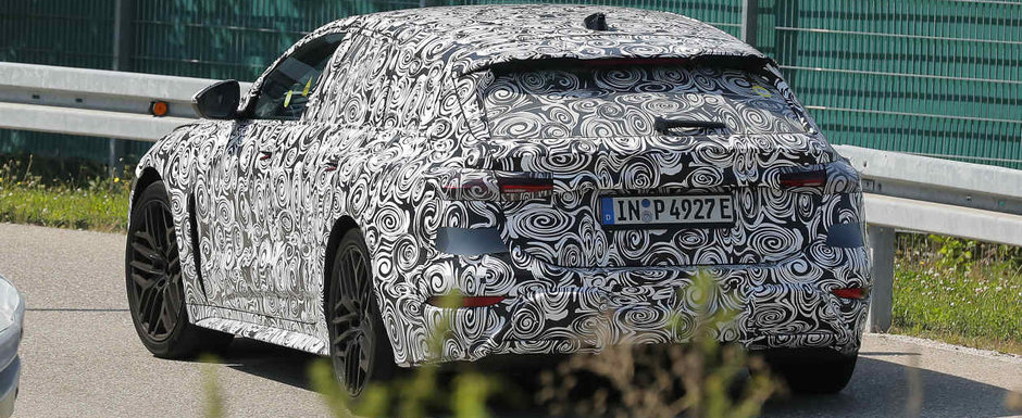 Noul Audi RS6 E-Tron, surprins pentru prima oara in teste. Modelul proiectat special pentru a concura cu BMW i5 M60 ar putea veni cu doua motoare electrice sub capota si trei ecrane in bord Noul Audi RS6 E-Tron, surprins pentru prima oara in teste. Modelul proiectat special pentru a concura cu BMW i5 M60 ar putea veni cu doua motoare electrice sub capota si trei ecrane in bord