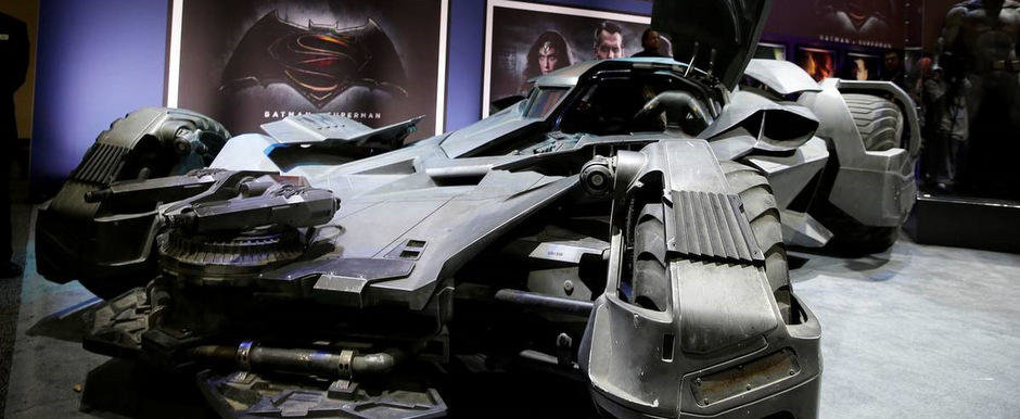 Noul Batmobil din Batman vs. Superman te va lasa cu gura cascata. Garantat! Noul Batmobil din Batman vs. Superman te va lasa cu gura cascata. Garantat!