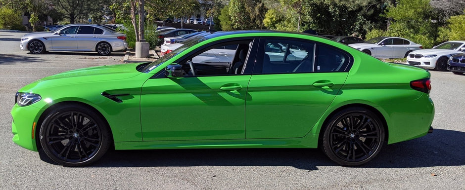Noul BMW M5, asa cum probabil nu o sa-l mai vezi niciodata. Cum arata super-sedanul bavarez vopsit in Verde Mantis Noul BMW M5, asa cum probabil nu o sa-l mai vezi niciodata. Cum arata super-sedanul bavarez vopsit in Verde Mantis