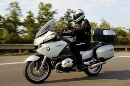 Noul BMW R1200 RT se lasa admirat la Salonul Moto din Milano