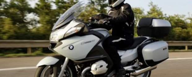 Noul BMW R1200 RT se lasa admirat la Salonul Moto din Milano