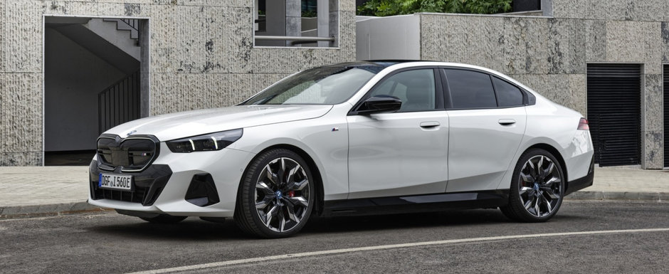 Noul BMW Seria 5 a debutat oficial. Modelul care concureaza cu Audi A6 si Mercedes E-Class ofera o grila frontala iluminata, nenumarate jocuri video si o versiune electrica de 601 CP. Cat costa in Romania Noul BMW Seria 5 a debutat oficial. Modelul care concureaza cu Audi A6 si Mercedes E-Class ofera o grila frontala iluminata, nenumarate jocuri video si o versiune electrica de 601 CP. Cat costa in Romania