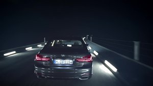 Noul BMW Seria 7 intoarce capete si barci in ultimul sau clip promotional