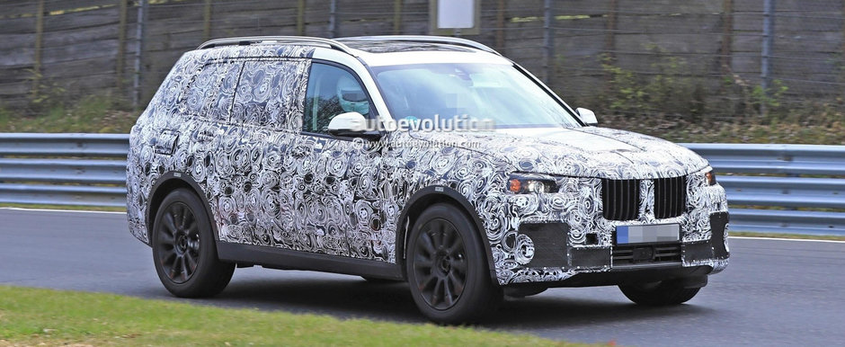 Noul BMW X7 isi tine toate rotile pe astfalt in timp ce este impins la maxim pe Nurburgring