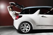 Noul Citroen DS3 si domnisoarele din jurul sau