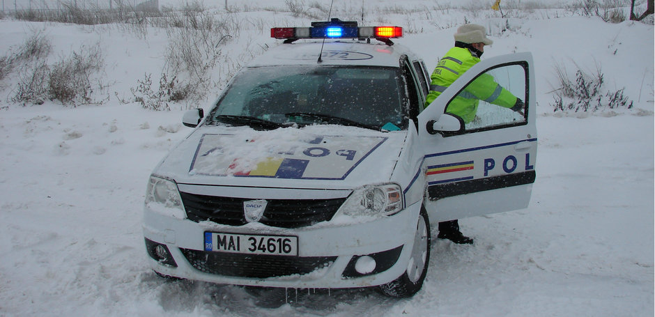 Noul Cod Rutier 2016 anti-nesimtiti: crosetarea, flashurile si injuraturile te lasa fara carnet Noul Cod Rutier 2016 anti-nesimtiti: crosetarea, flashurile si injuraturile te lasa fara carnet