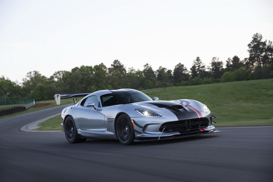 Noul Dodge Viper ACR