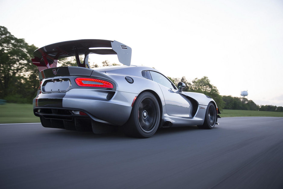 Noul Dodge Viper ACR