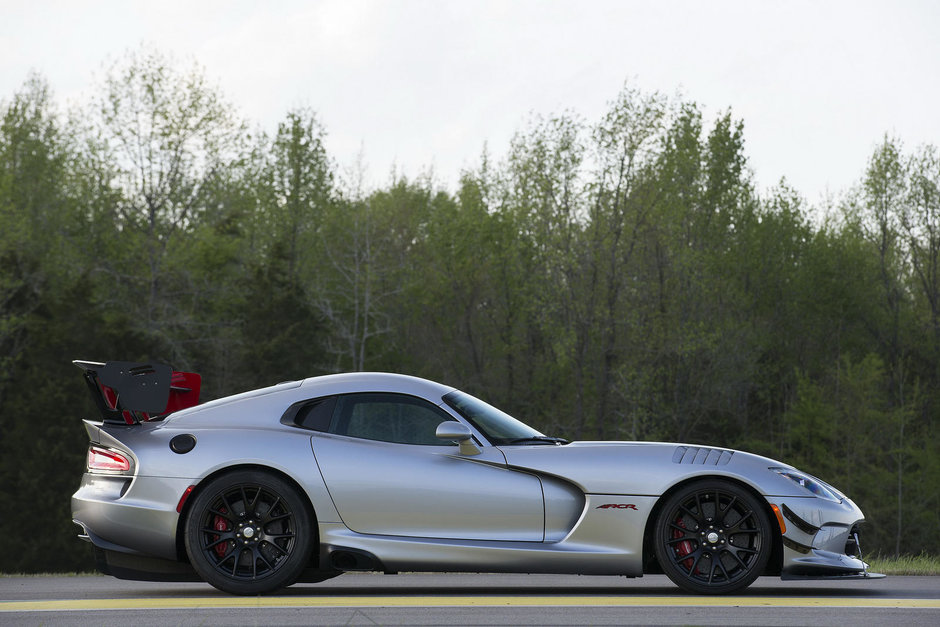 Noul Dodge Viper ACR