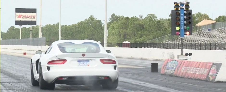 Noul Dodge Viper parcurge sfertul de mila in numai 11.1 secunde. VIDEO AICI!